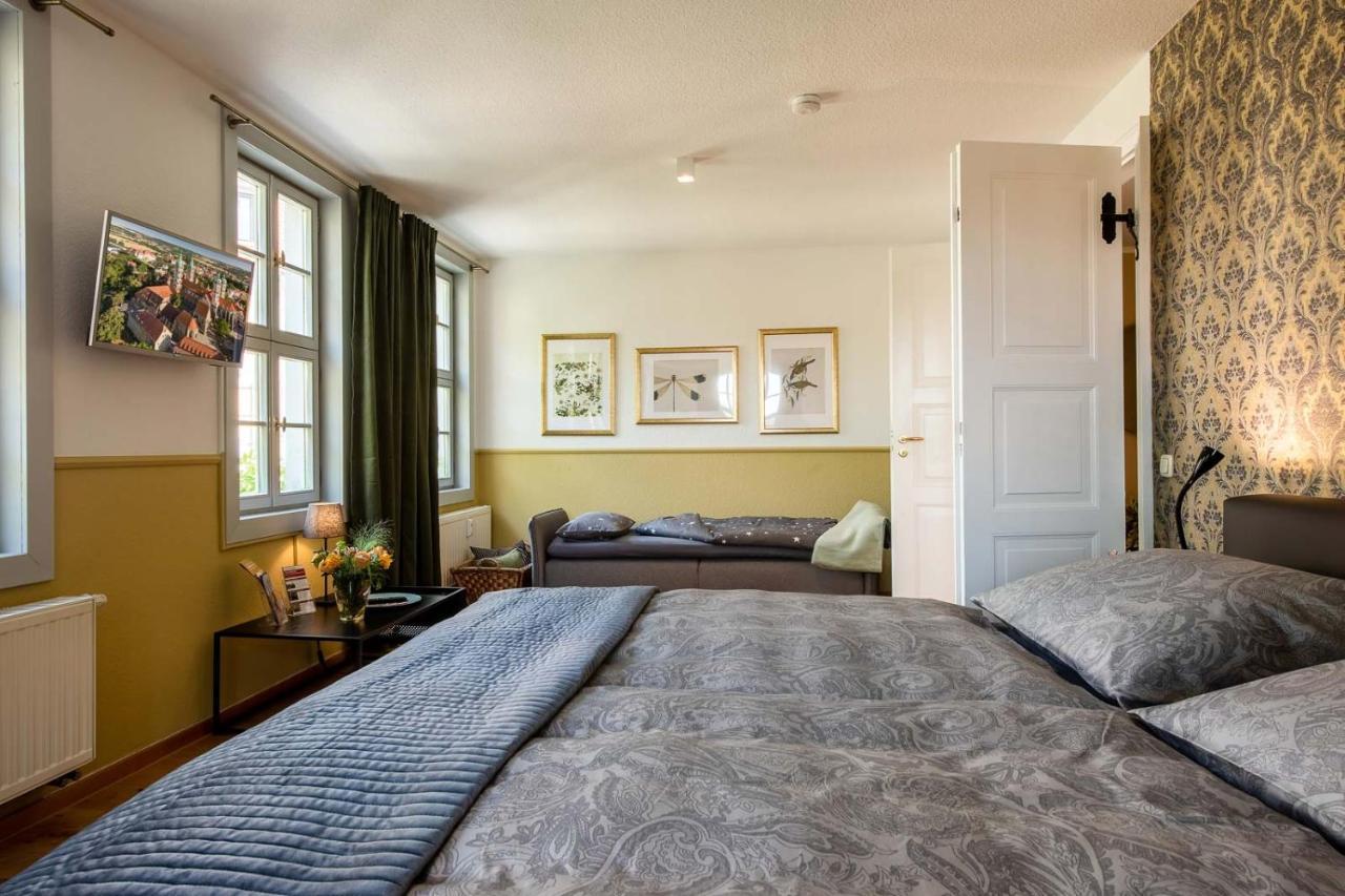 Ferienwohnung Am Dom Наумбург Экстерьер фото